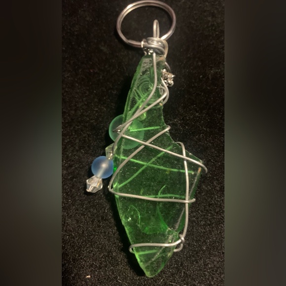 Seaglass key chain wrapped in wire with beads homemade Cape Breton - Picture 4 of 5